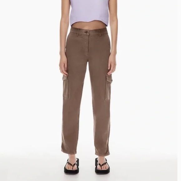 Aritzia Cargo Pants Wilfred Free. Brown. Sz 00/XS